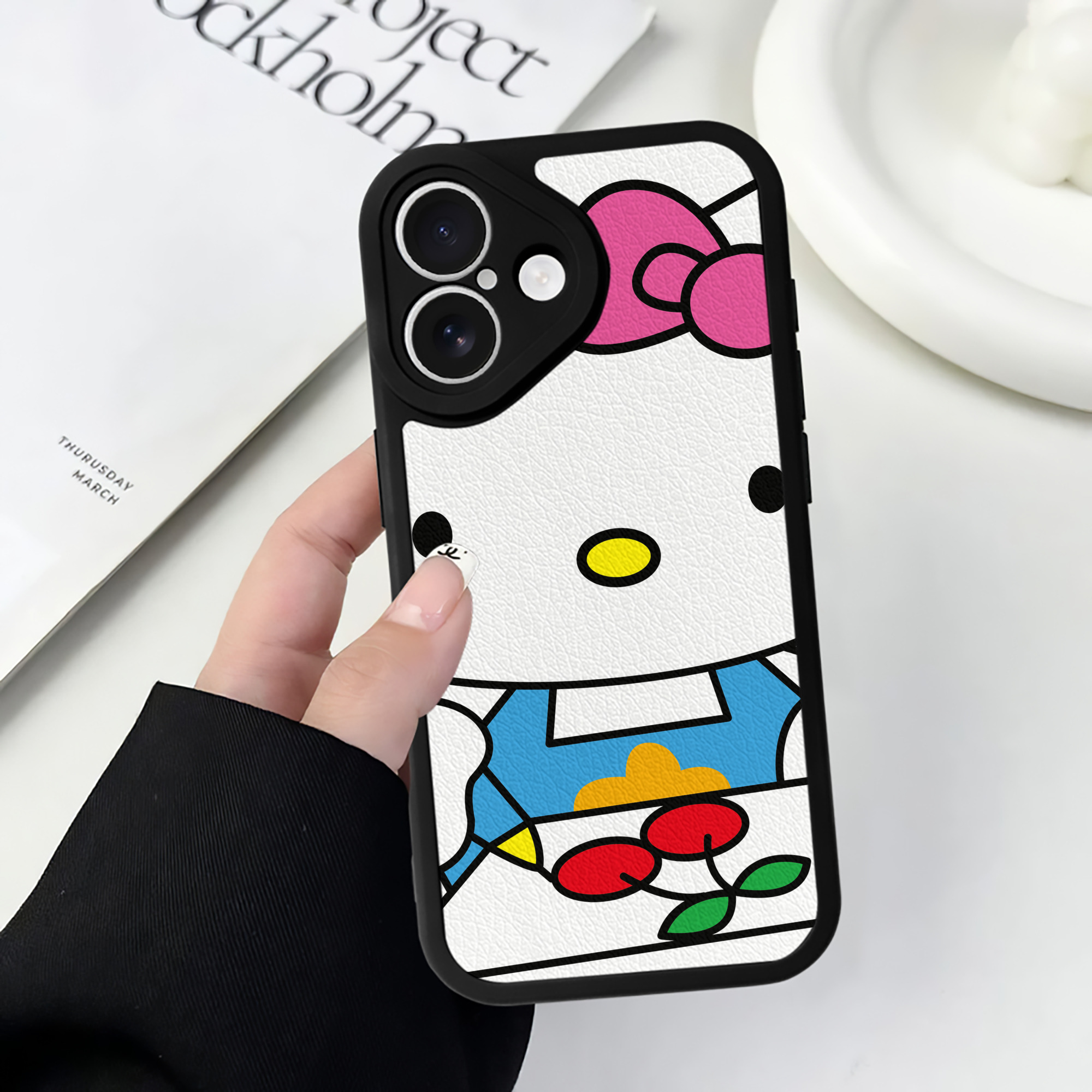 （画像用） Hello Kitty ハローキティ 【iPhone 16シリーズ対応】シリコンスマホケース（レザー調） 材質：シリコン